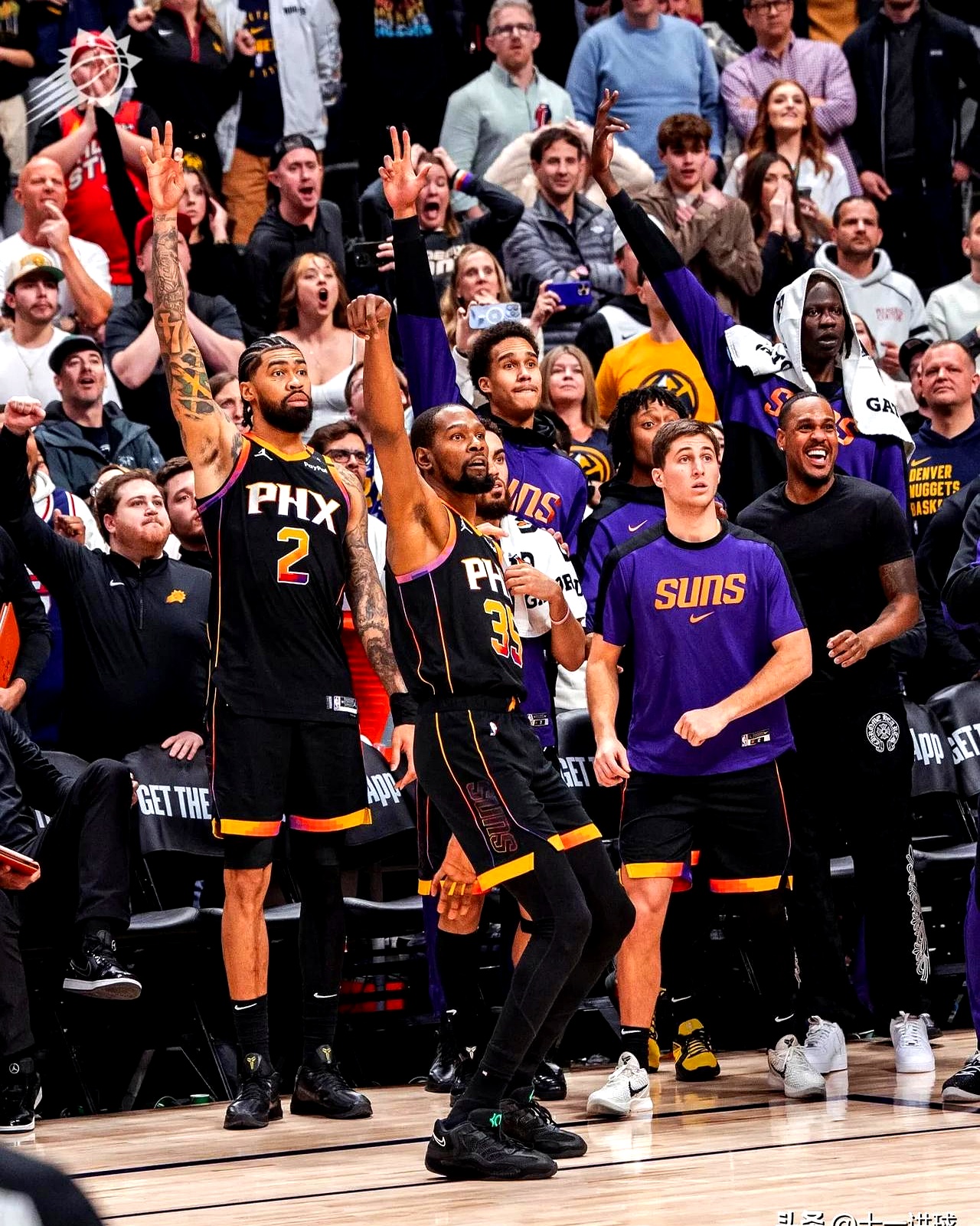 乐鱼体育包含加时末段突围战来临，纽约尼克斯围绕欧冠豪取连胜，球迷炸锅，阵容厚度经受考验的词条