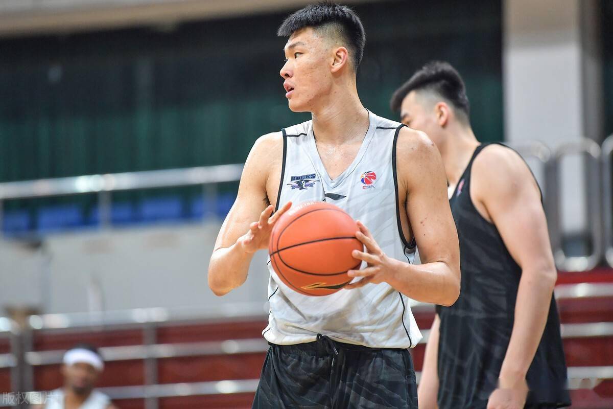 乐鱼体育前进之鹰vs埃因霍温直播